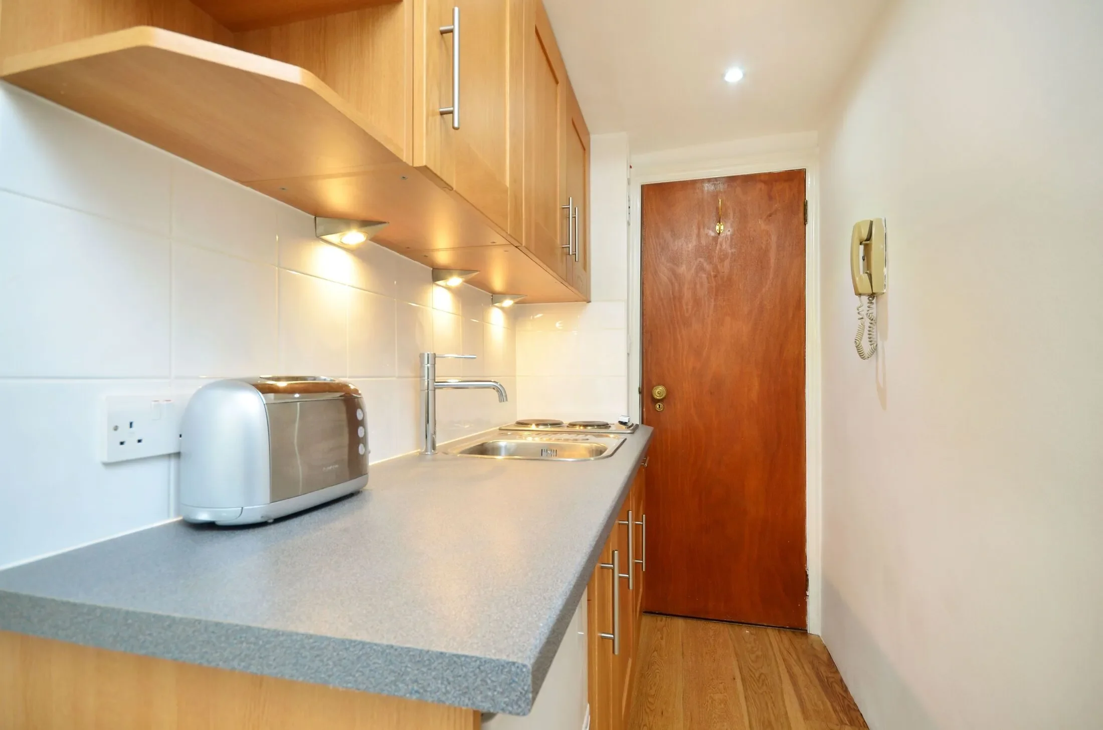 Flat Marloes Road in Greater London