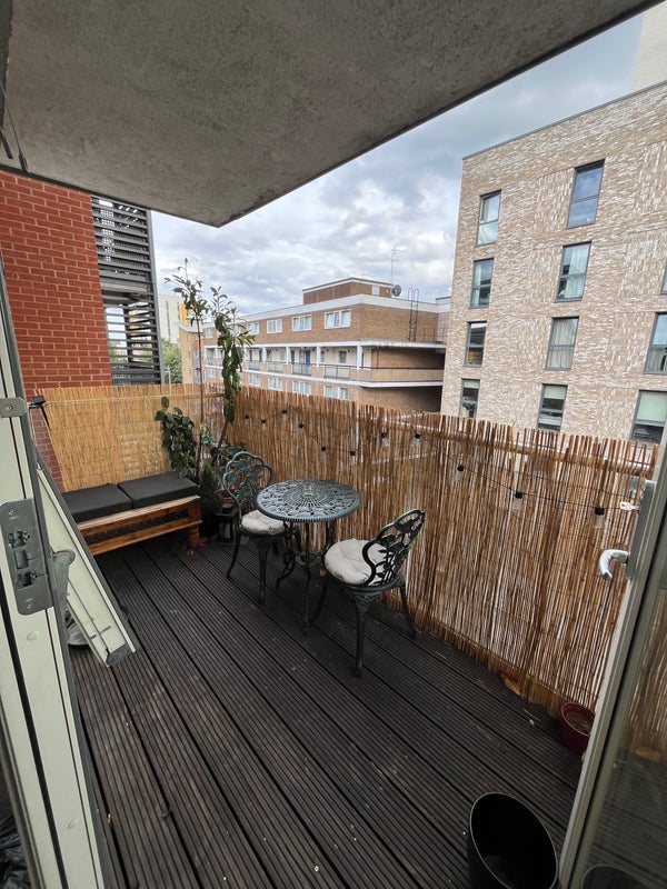 Room St Paul's Way in Greater London