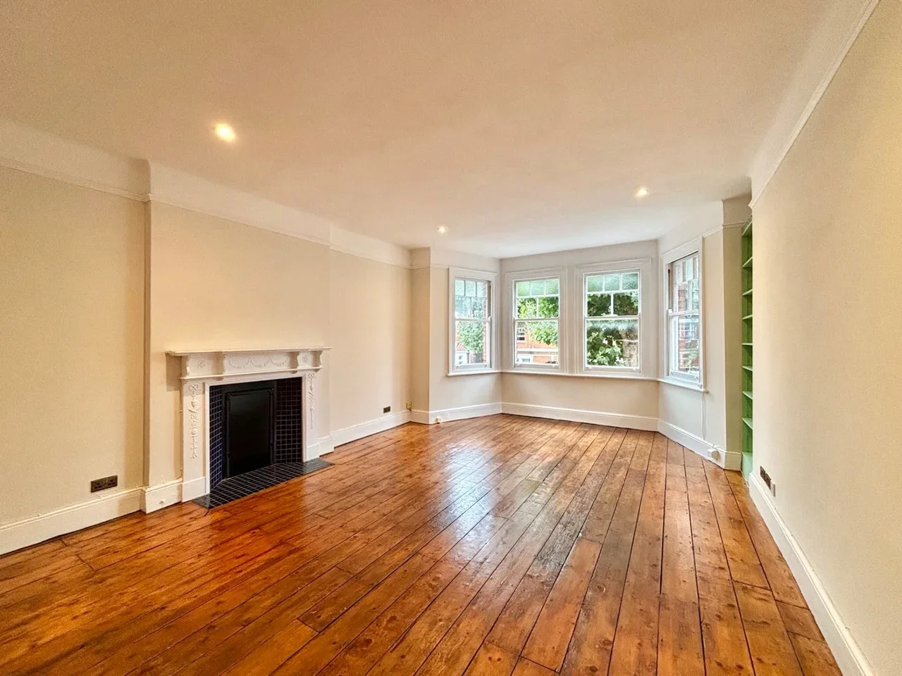 Flat Dartmouth Road in Greater London