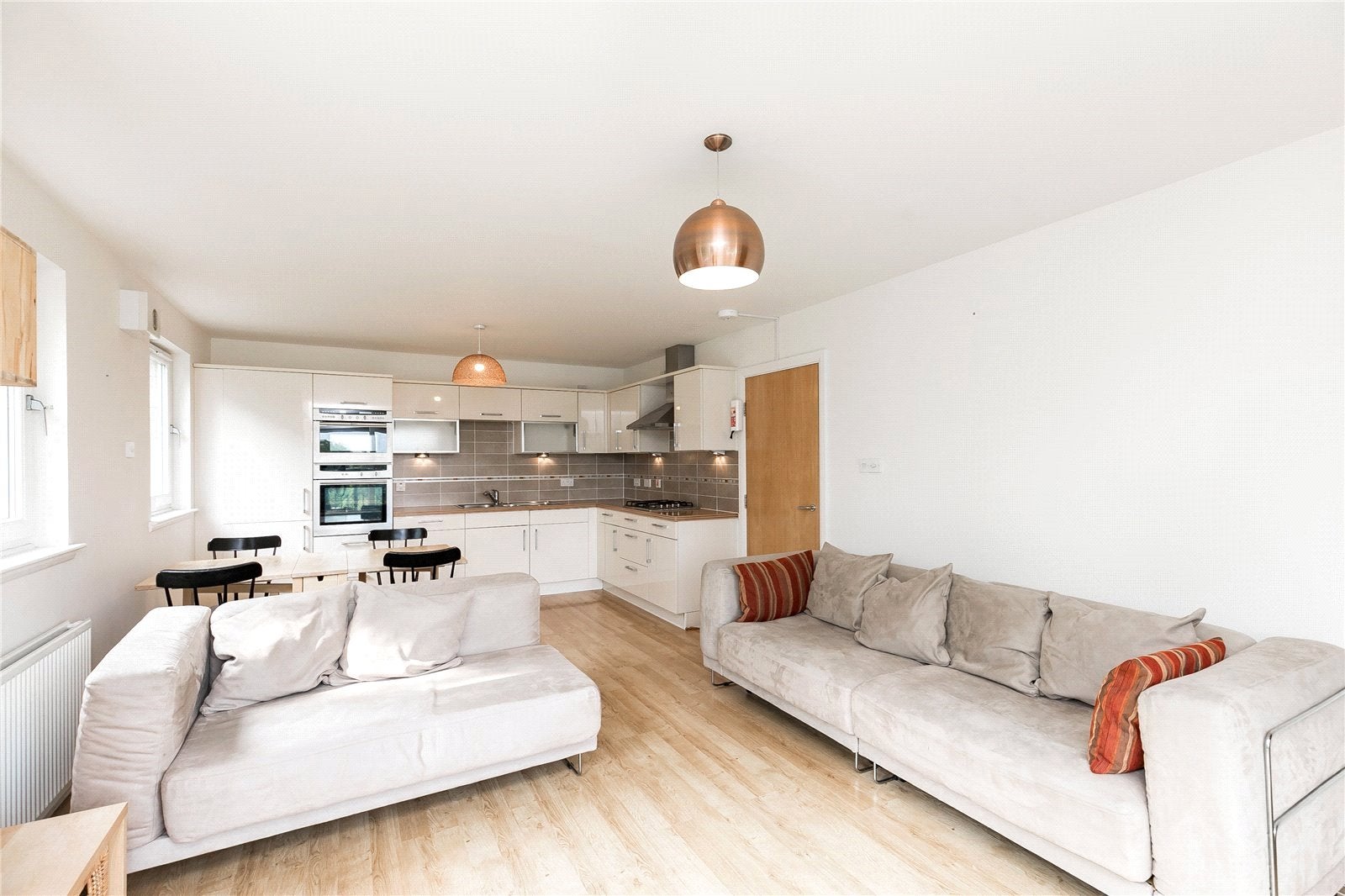 Flat Kepplestone Gardens in Aberdeen City