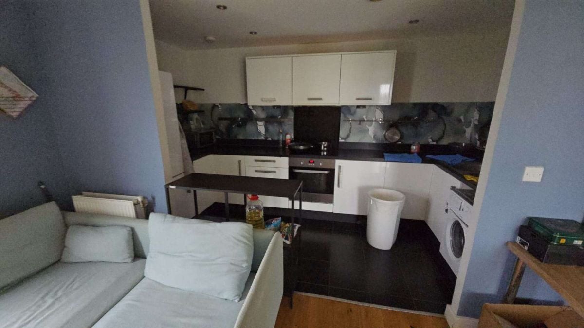 Flat Back Lane in Greater London