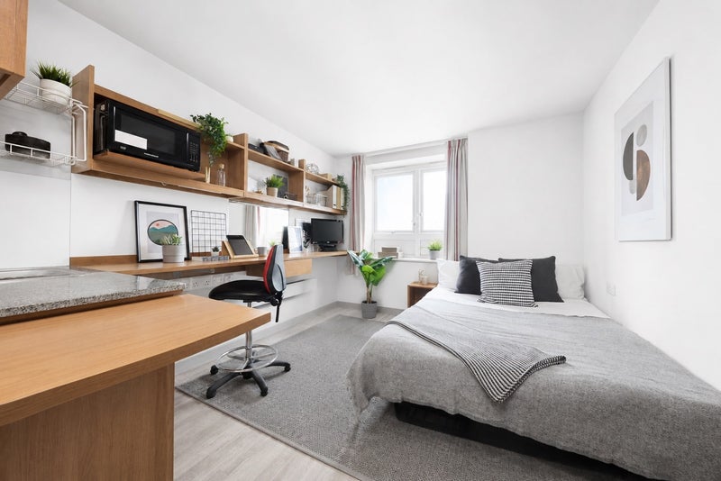 Room Market Way in Coventry