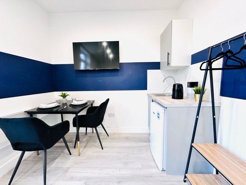 Flat Coldharbour Lane in Greater London