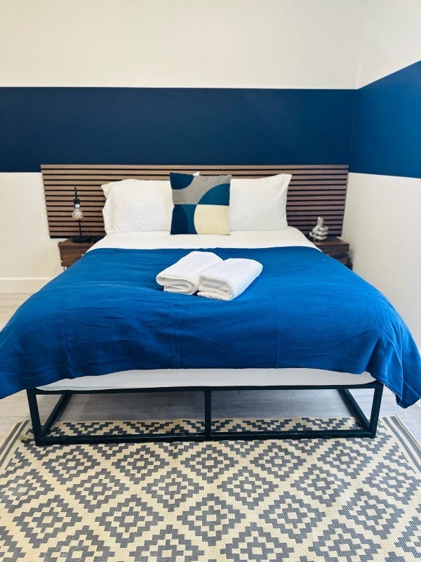 Flat Coldharbour Lane in Greater London