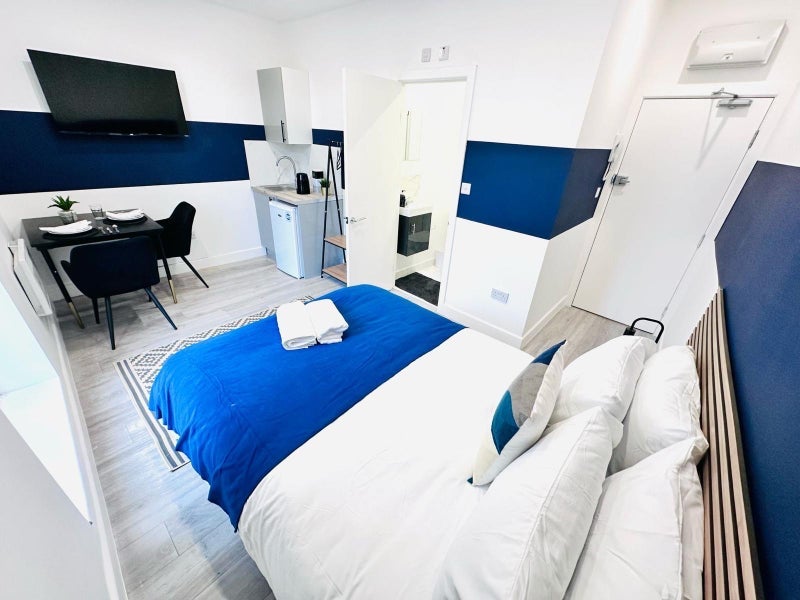 Flat Coldharbour Lane in Greater London