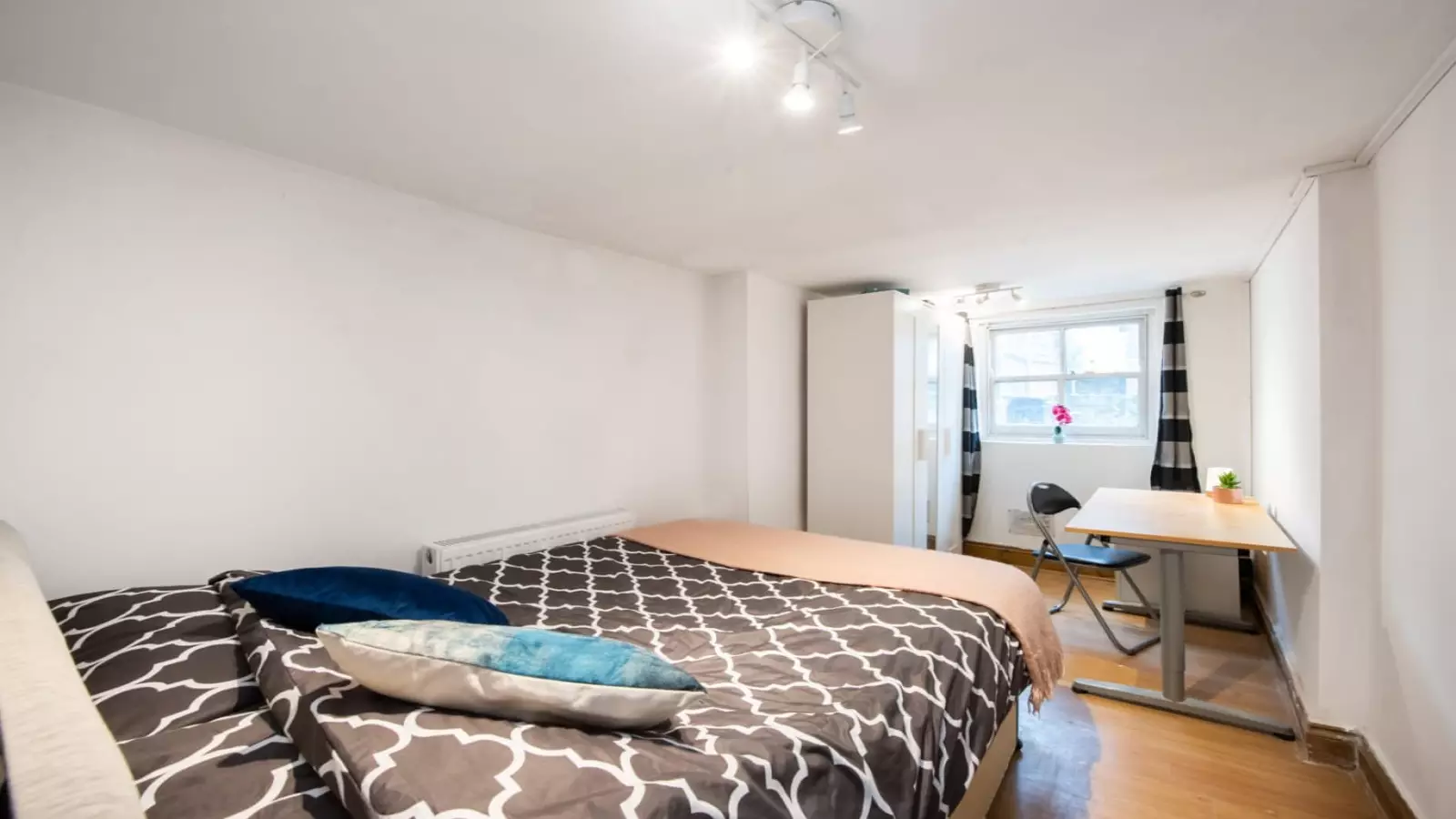 Flat Marlborough Road in Greater London