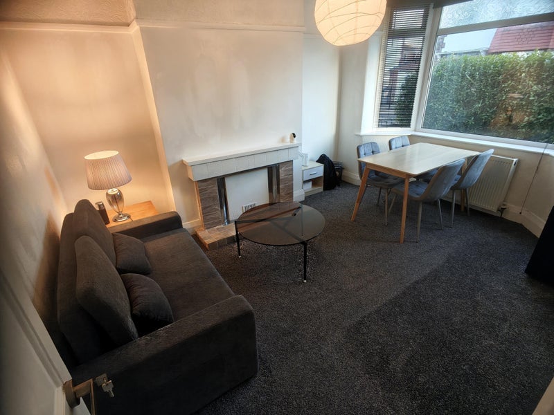 Room St Andrews Avenue in Tameside