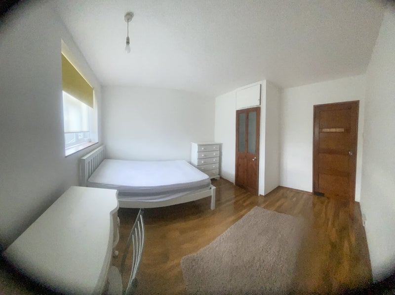 Room Prout Road in Greater London
