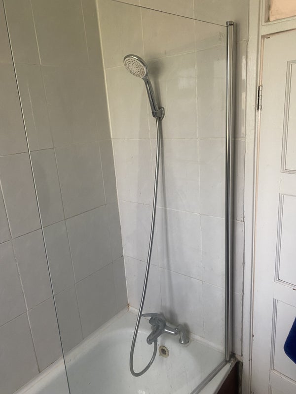 Room Prout Road in Greater London