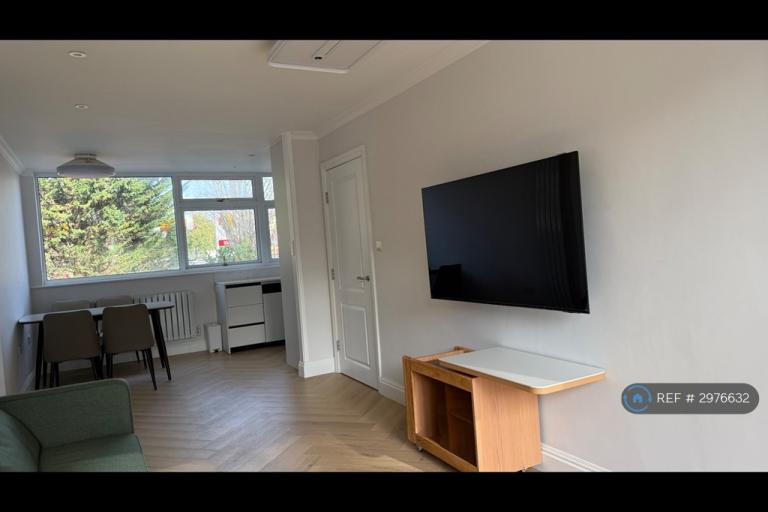 Room Horwood Close in Oxford