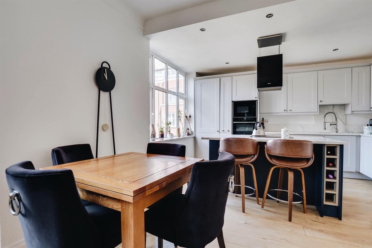 Flat Putney Hill in Greater London