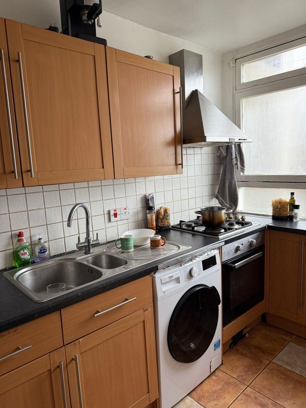 Room Barnsley Street in Greater London