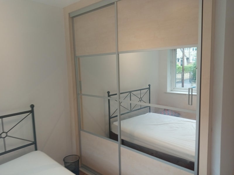 Room Sand Hill Lane in Leeds