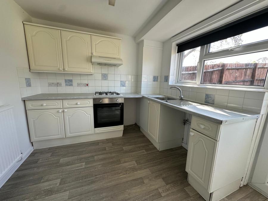 House Waverley Close in Bulford
