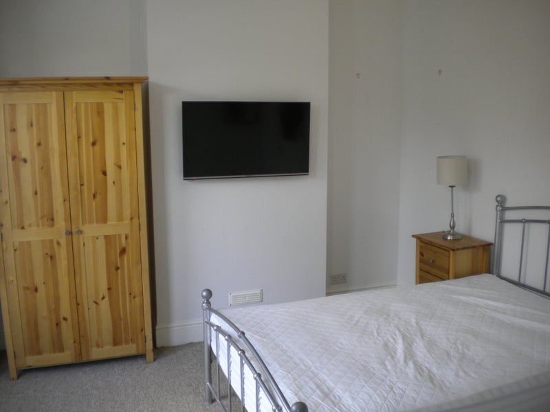 Room Hamilton Road in Greater London