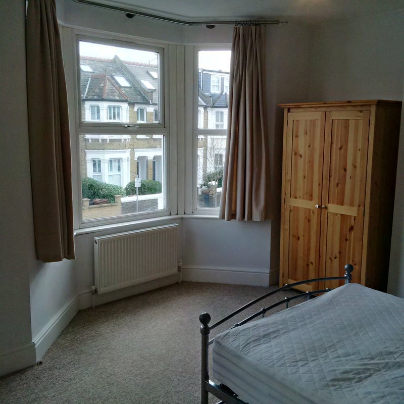 Room Hamilton Road in Greater London