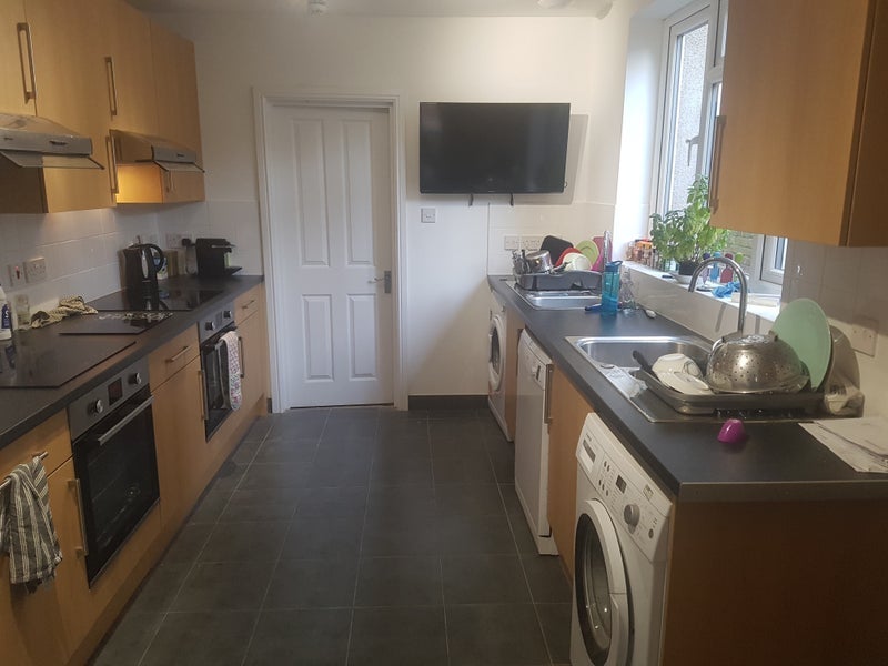 Room Hamilton Road in Greater London