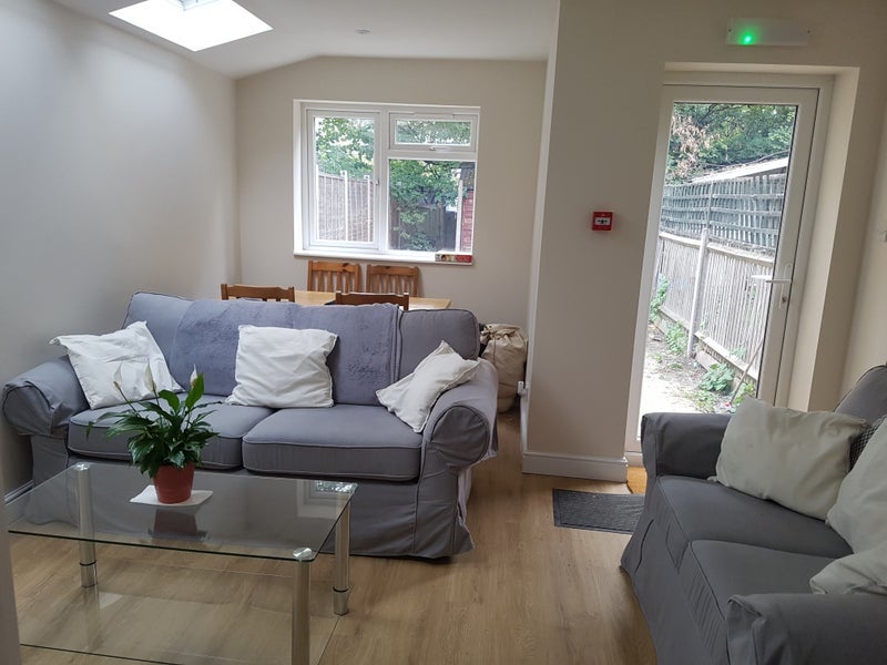 Room Hamilton Road in Greater London