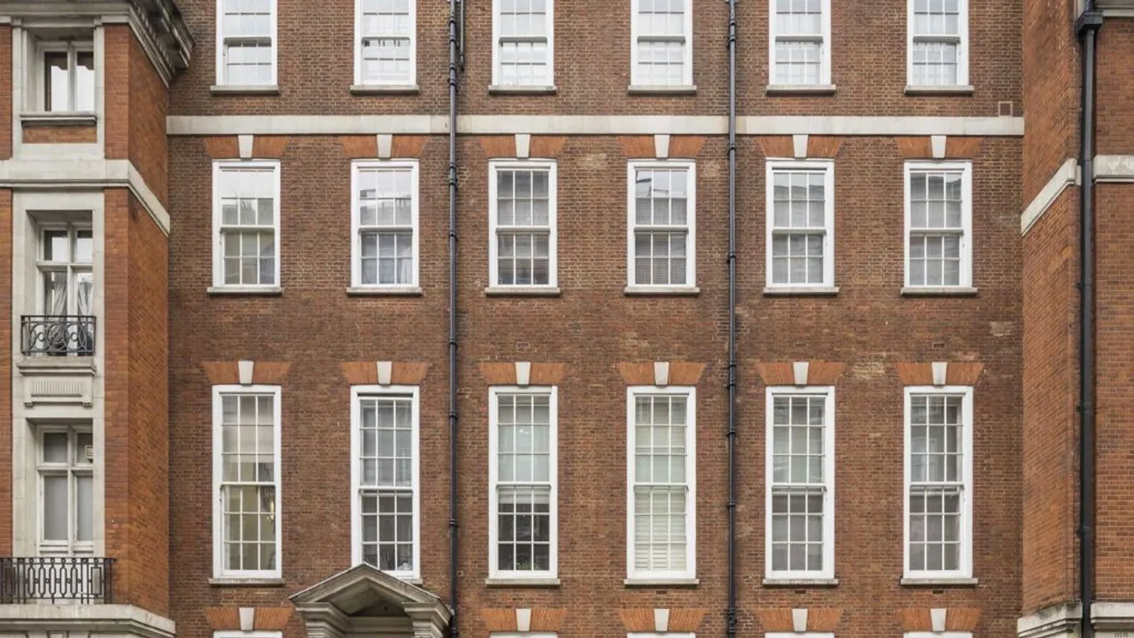 Flat Dunraven Street in City of Westminster