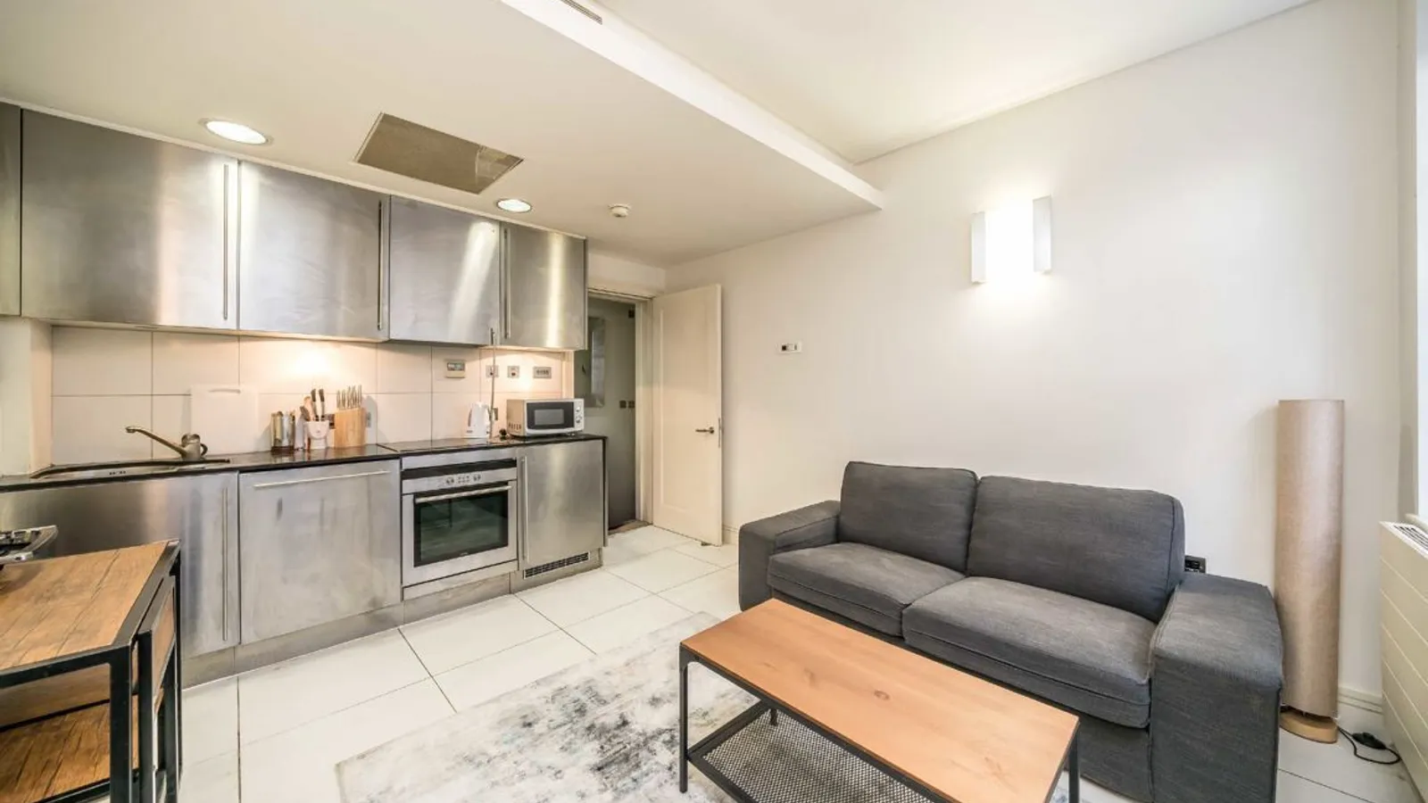 Flat Dunraven Street in City of Westminster