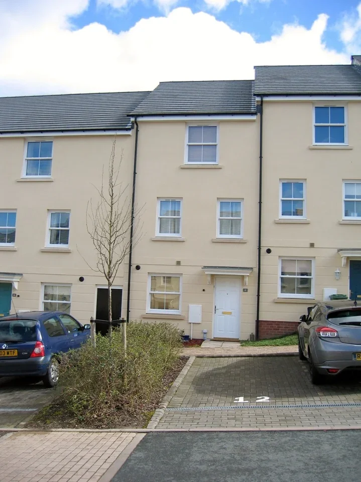 House Alvington Drive in Cheltenham