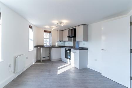 Flat Loring Road in Dunstable