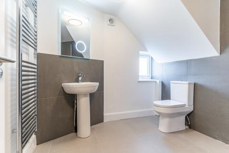 Flat Loring Road in Dunstable