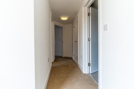 Flat Loring Road in Dunstable
