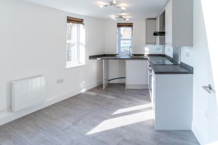 Flat Loring Road in Dunstable