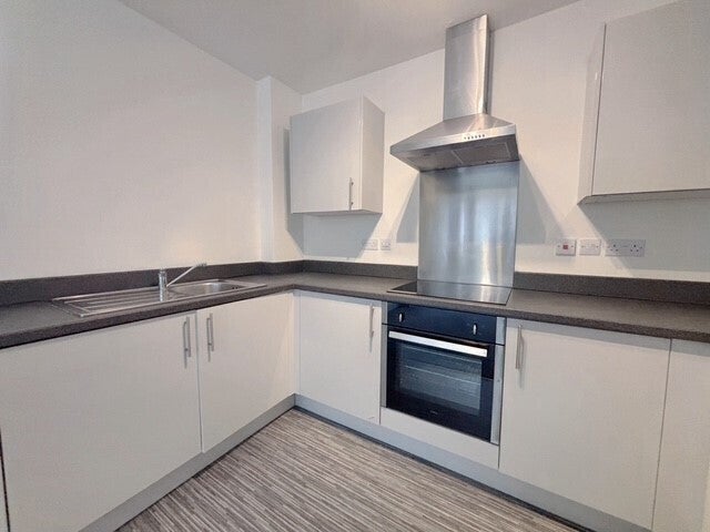 Flat Farnsby Street in Swindon