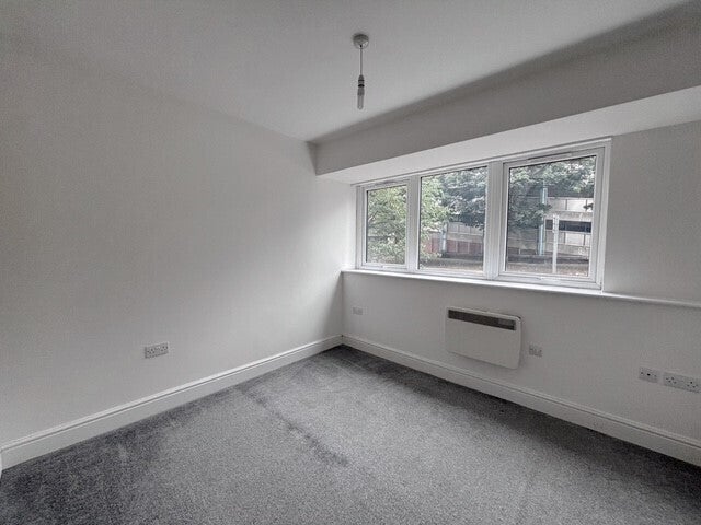 Flat Farnsby Street in Swindon