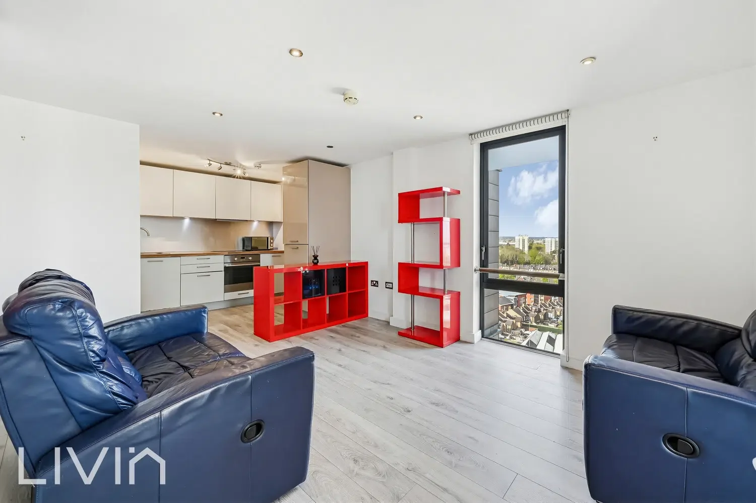 Flat Mason's Avenue in Greater London