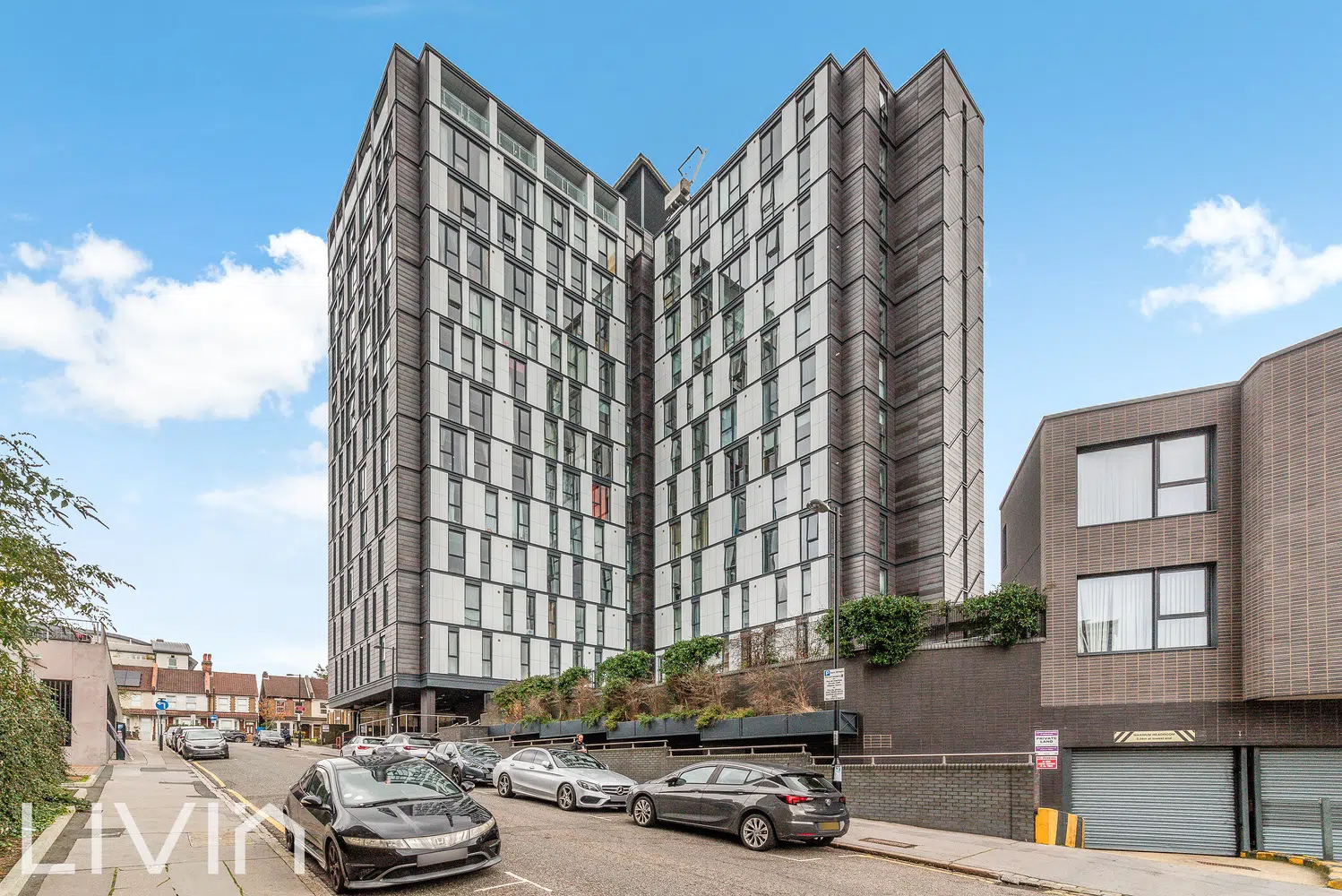 Flat Mason's Avenue in Greater London