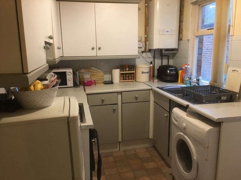 Room Cumberland Road in Charnwood