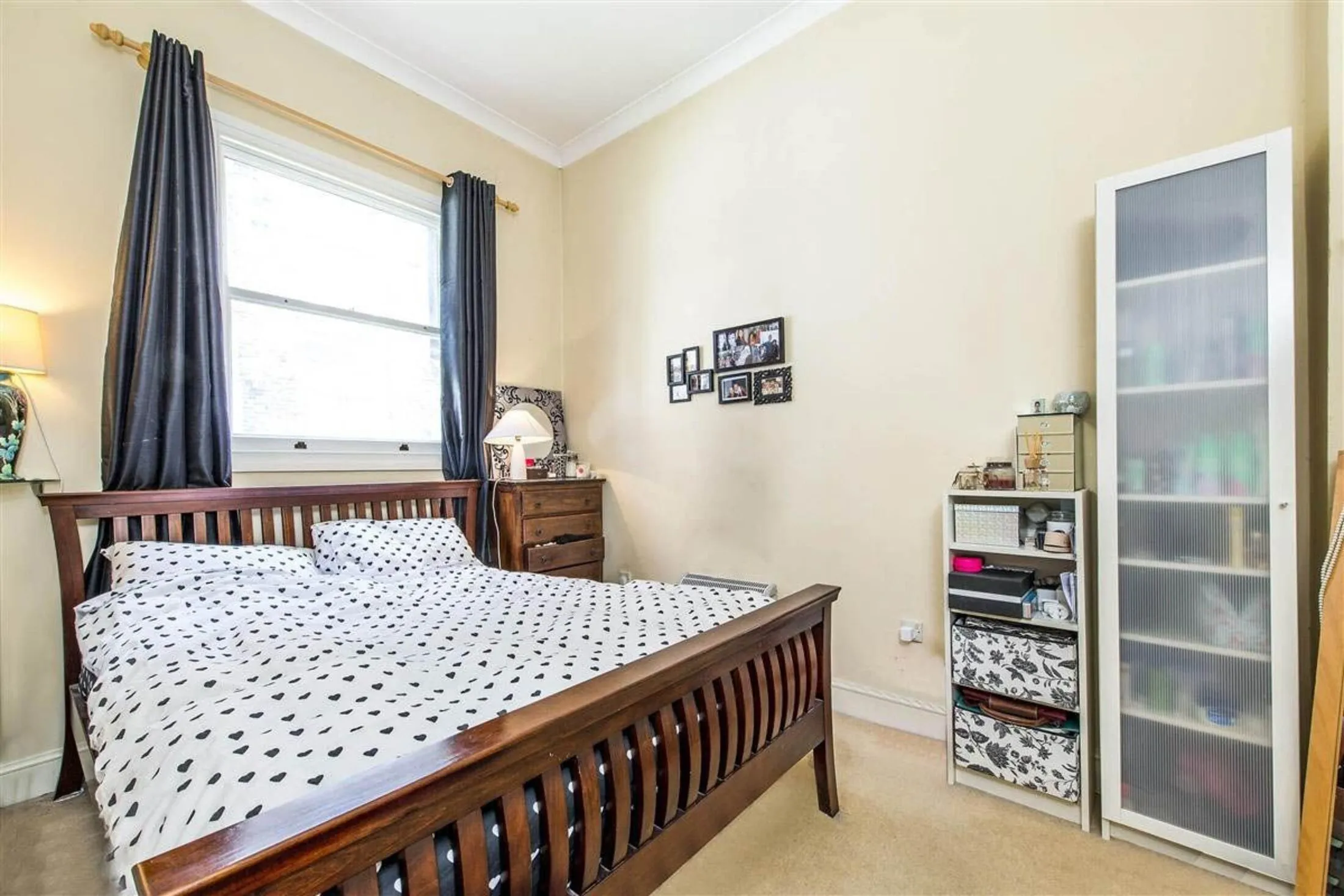 Flat Cambridge Street in City of Westminster