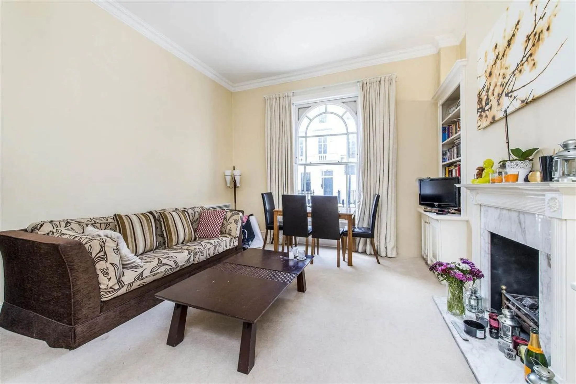 Flat Cambridge Street in City of Westminster