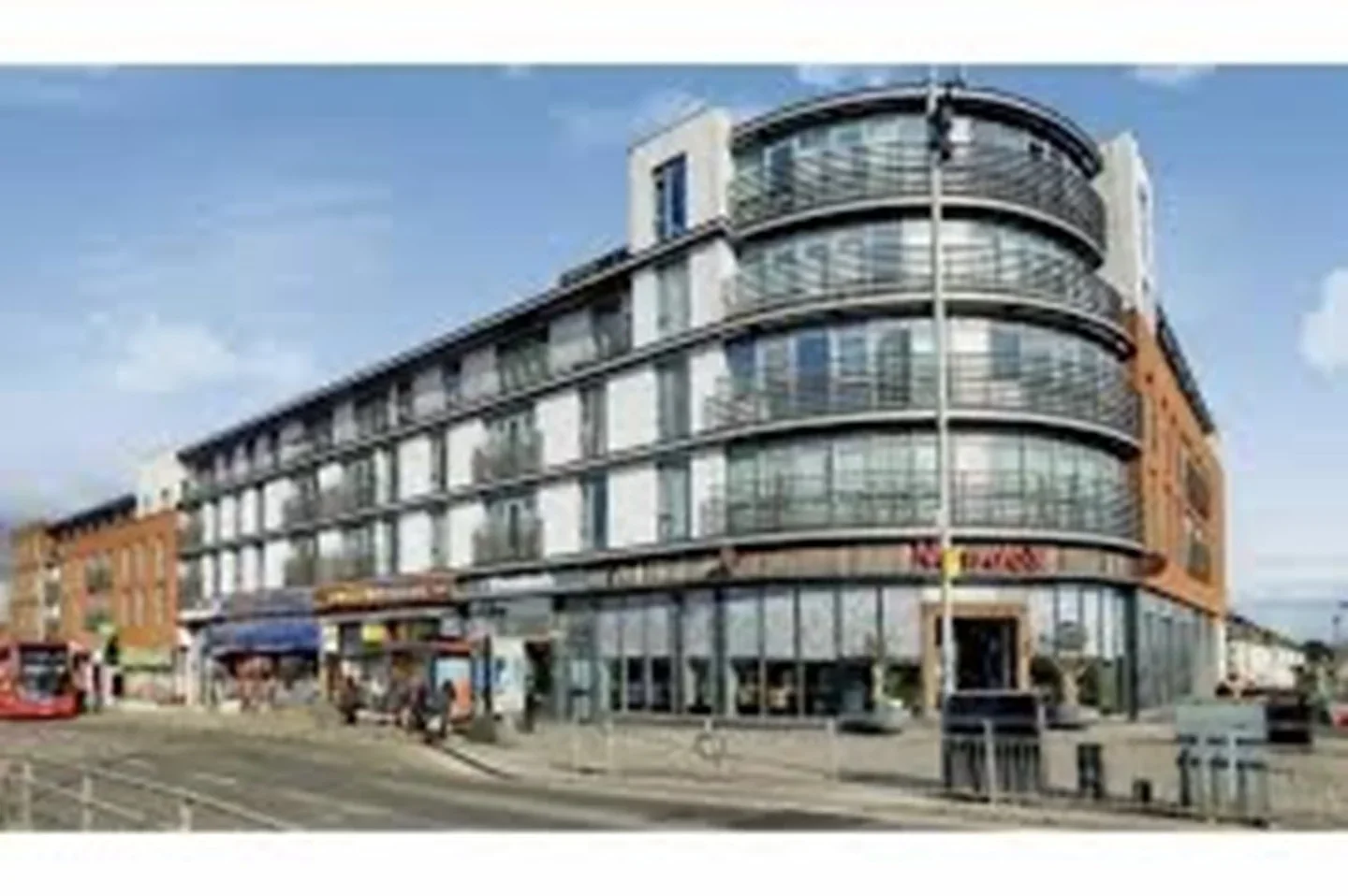 Flat Longbridge Road in Greater London