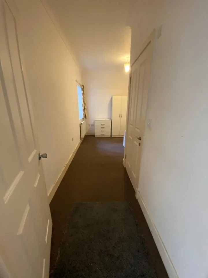 Room Goodhall Street in Greater London