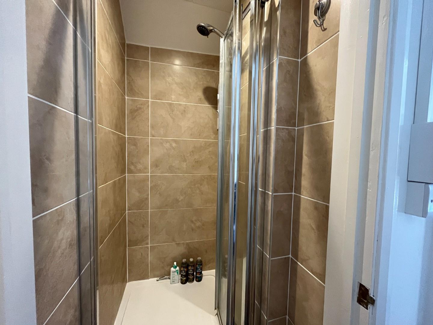 Flat Beverley Way in Greater London