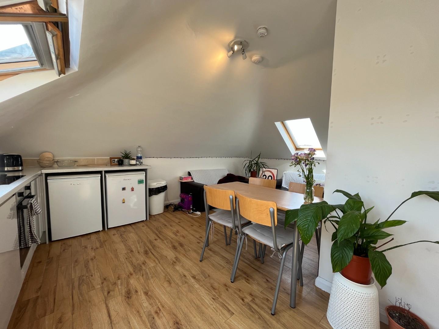 Flat Beverley Way in Greater London