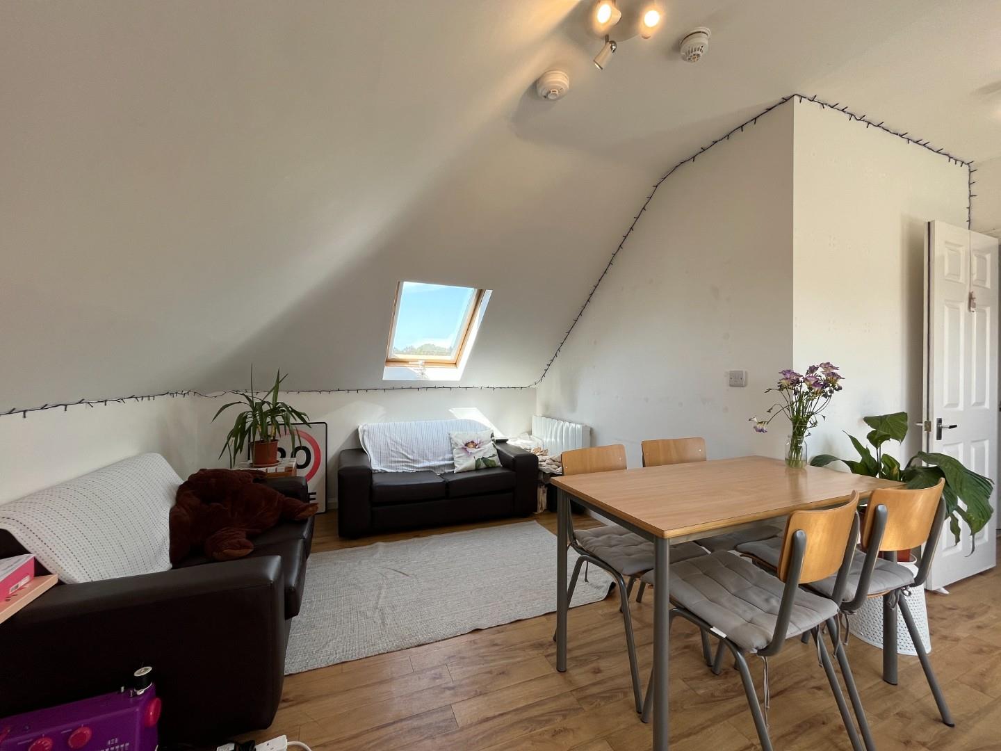 Flat Beverley Way in Greater London
