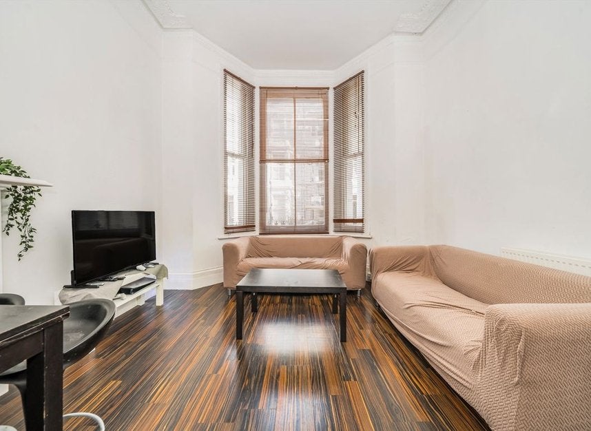 Flat Perham Road in Greater London