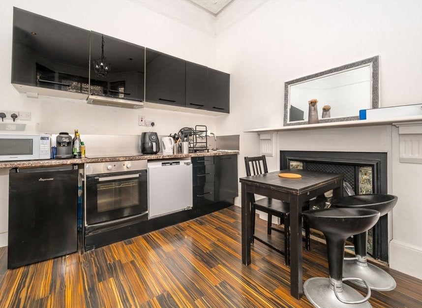 Flat Perham Road in Greater London