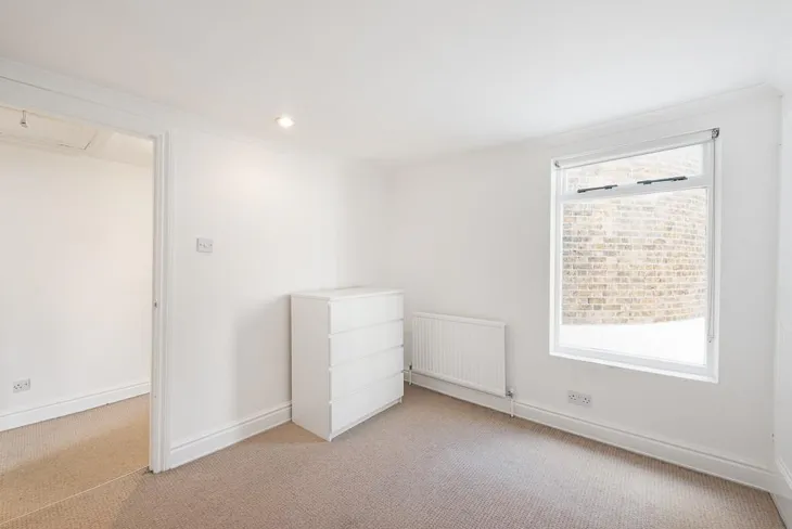 Flat Portobello Road in Greater London