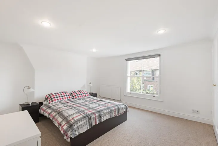 Flat Portobello Road in Greater London