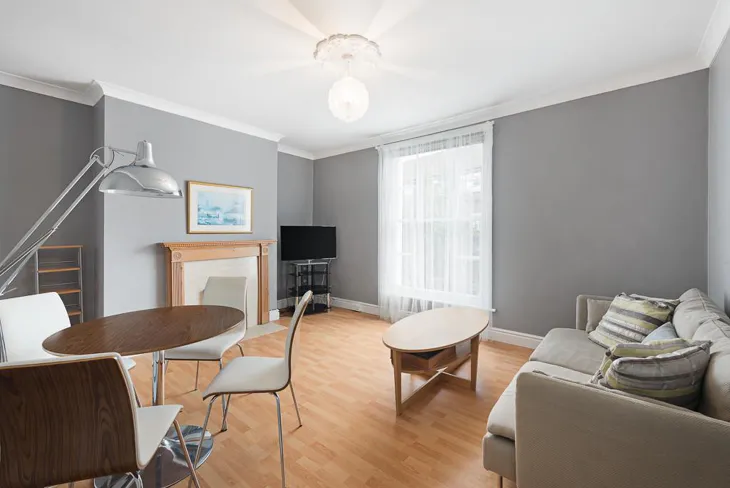 Flat Portobello Road in Greater London