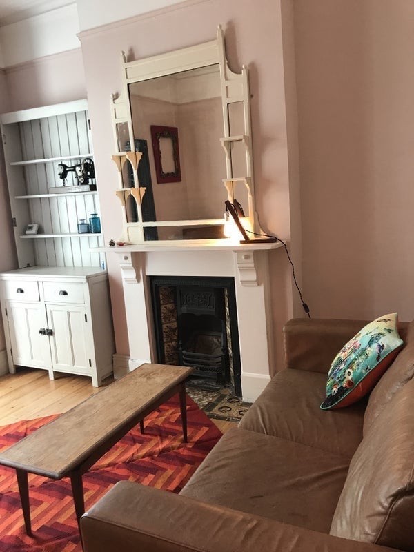 Room Duckett Road in Greater London