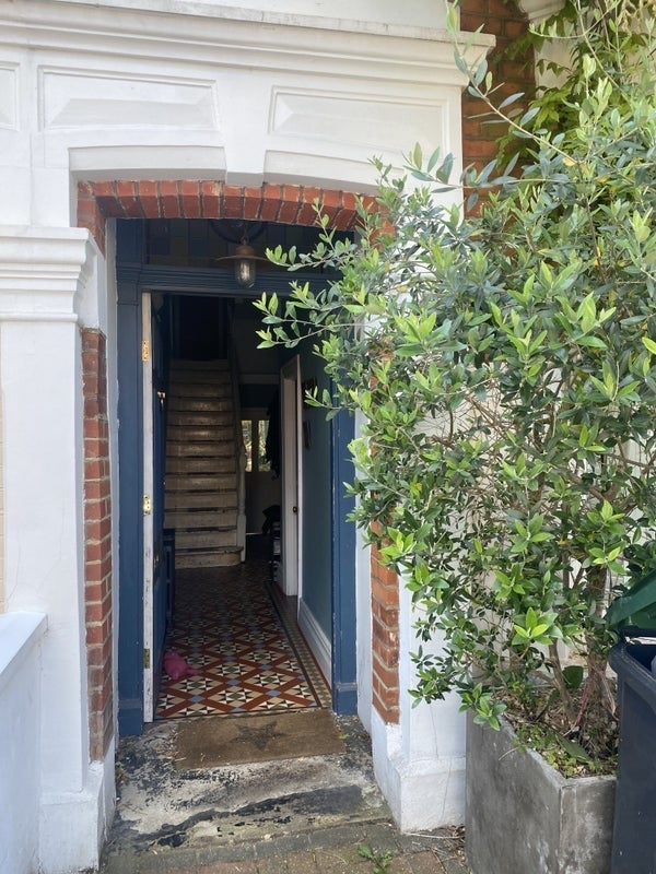 Room Duckett Road in Greater London