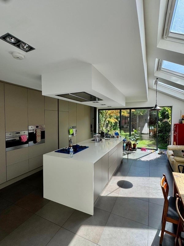 Room Duckett Road in Greater London