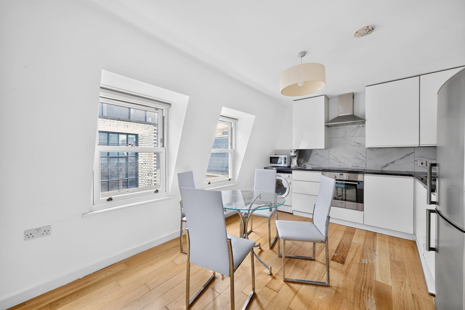 Flat Leather Lane in Greater London